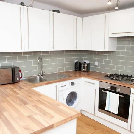 City Centre Beautiful 1 Bedroom *